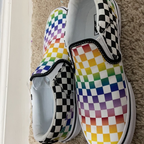 Cute shoes cute colors - Picture 3 of 3